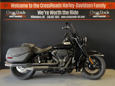 2024 Harley-Davidson® Heritage Classic Vivid Black - Black Finish