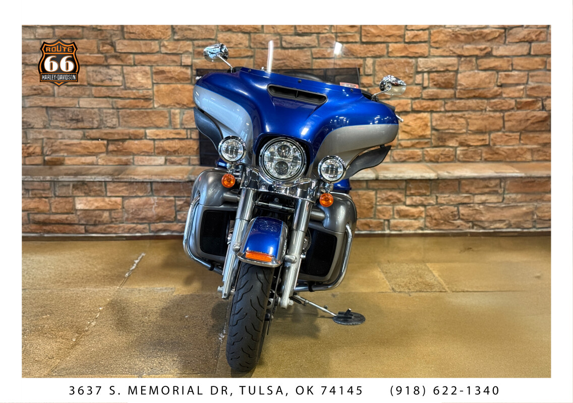2017 Harley-Davidson Ultra Limited Two-Tone Superior Blue/Billet Silver - Photo 2