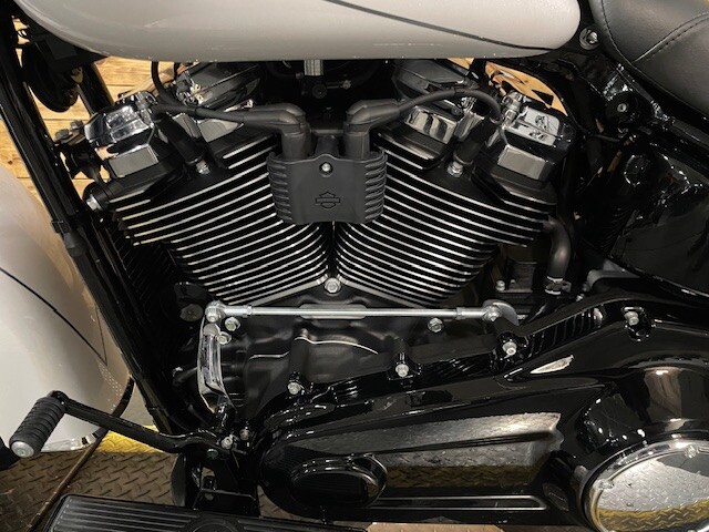 Harley-Davidson Heritage Classic 2025 FLHC WHITE ONYX PRL - Photo 9