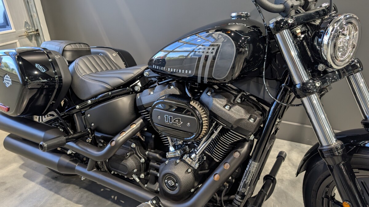 2024 Harley-Davidson Street Bob 114 Vivid Black - Photo 2