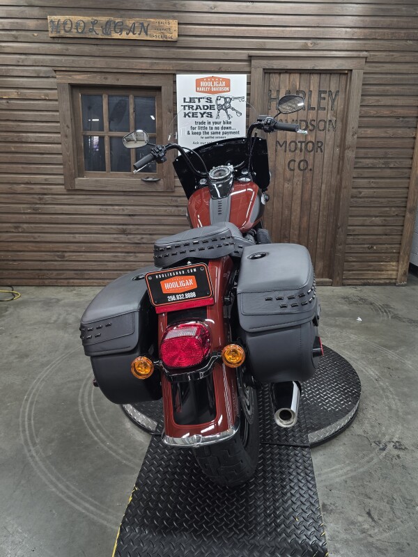 2024 Harley-Davidson Heritage Classic 114 RED ROCK/BLACK W/ PINSTRIPE - Photo 3