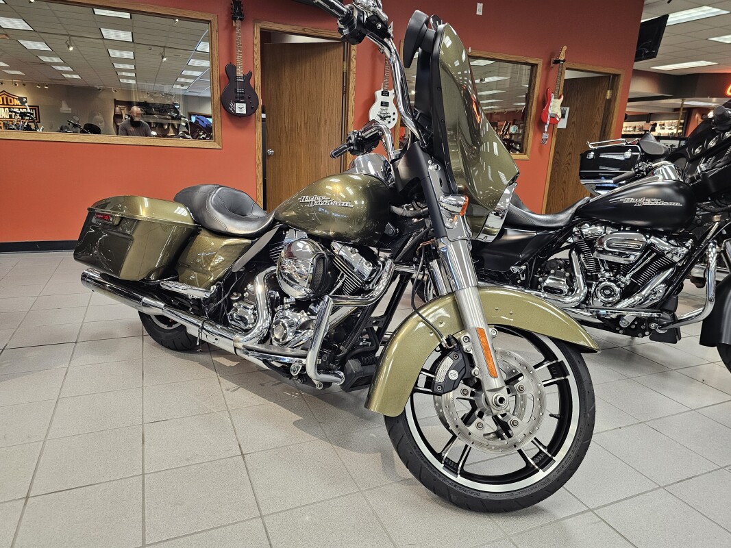 FLHX 2016 Street Glide - Photo 2
