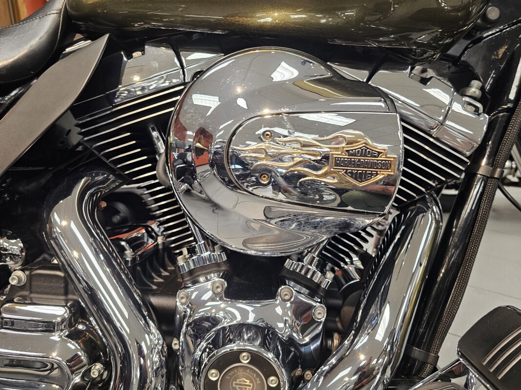 FLHX 2016 Street Glide - Photo 10