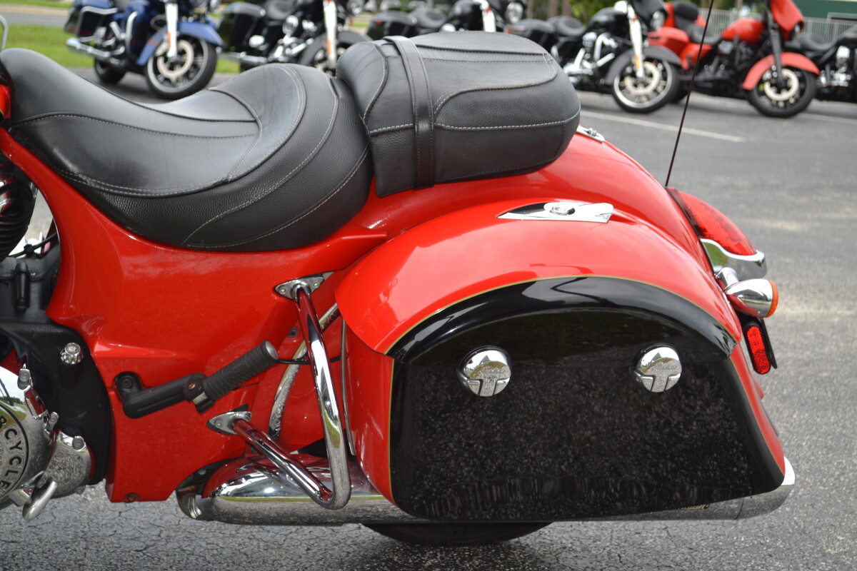 2017 Indian Motorcycle Chieftain® Limited Wildfire Red / Thunder Black, photo 13