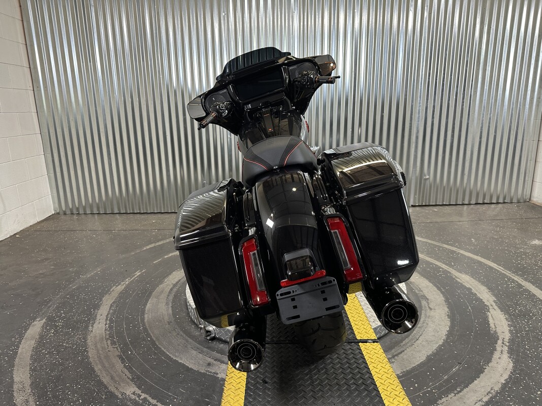 2025 Harley-Davidson CVO Street Glide Raven Fade - Photo 7