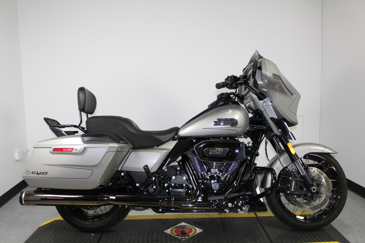 Harley-Davidson CVO Street Glide 2023 FLHXSE 951885B DARK PLATINUM