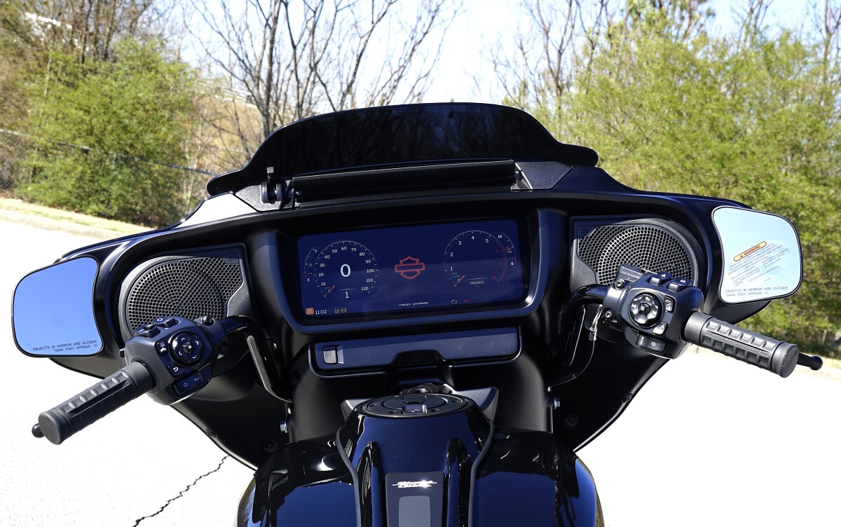 Street Glide - Photo 8