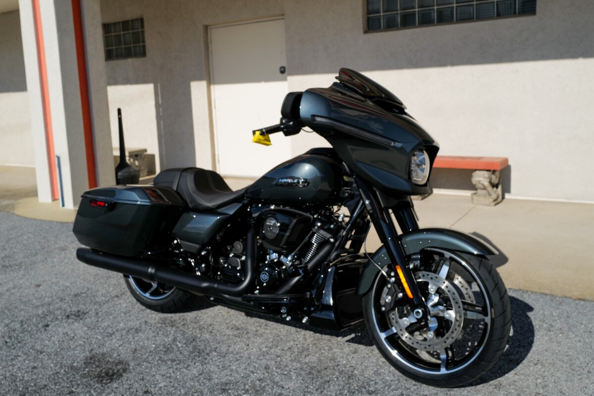2025 Harley-Davidson Street Glide FLHX Iron Horse Metallic - Black Finish - Photo 2