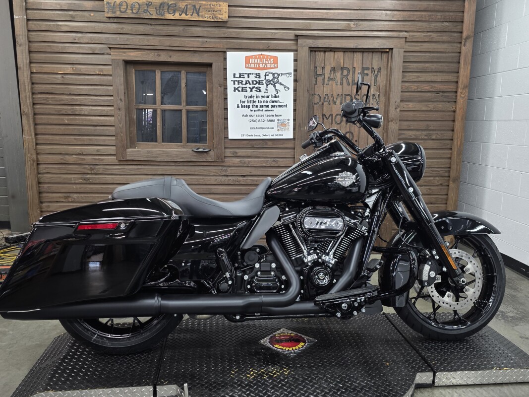 2025 Harley-Davidson Road King Special VIVID BLACK/BLK TRIM