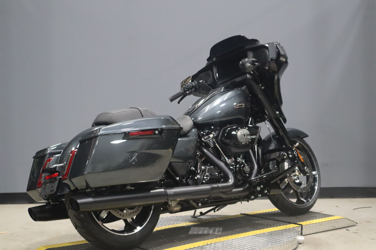 2025 Harley-Davidson Street Glide FLHX - Photo 3