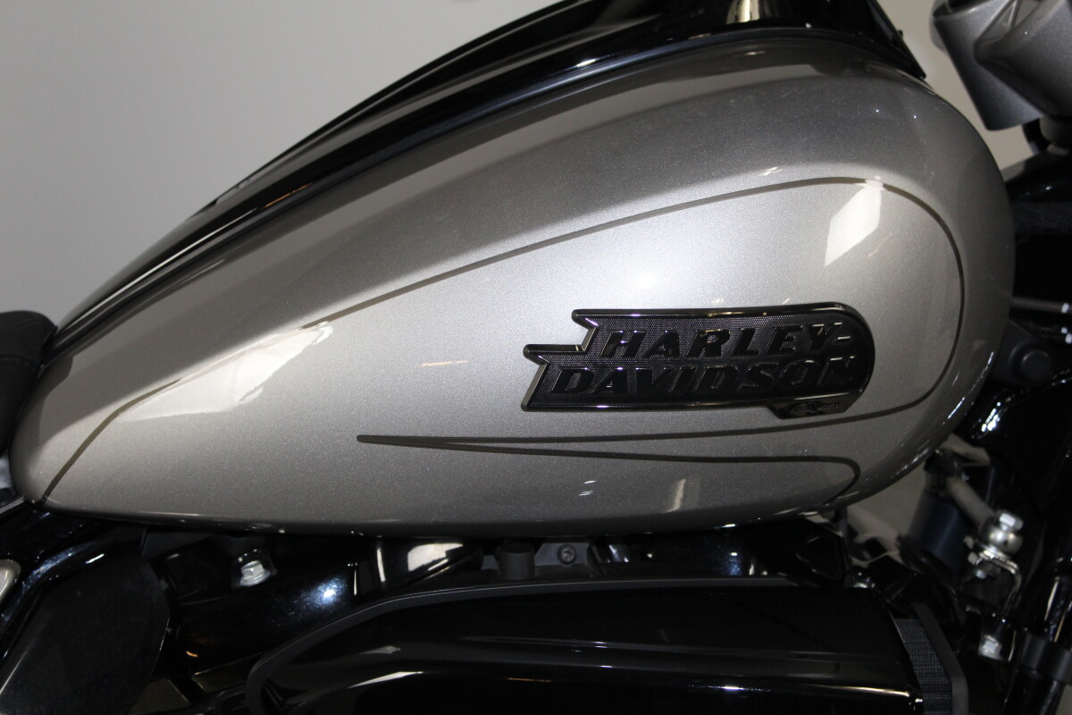 Harley-Davidson CVO Street Glide 2023 FLHXSE 951885B DARK PLATINUM - Photo 10