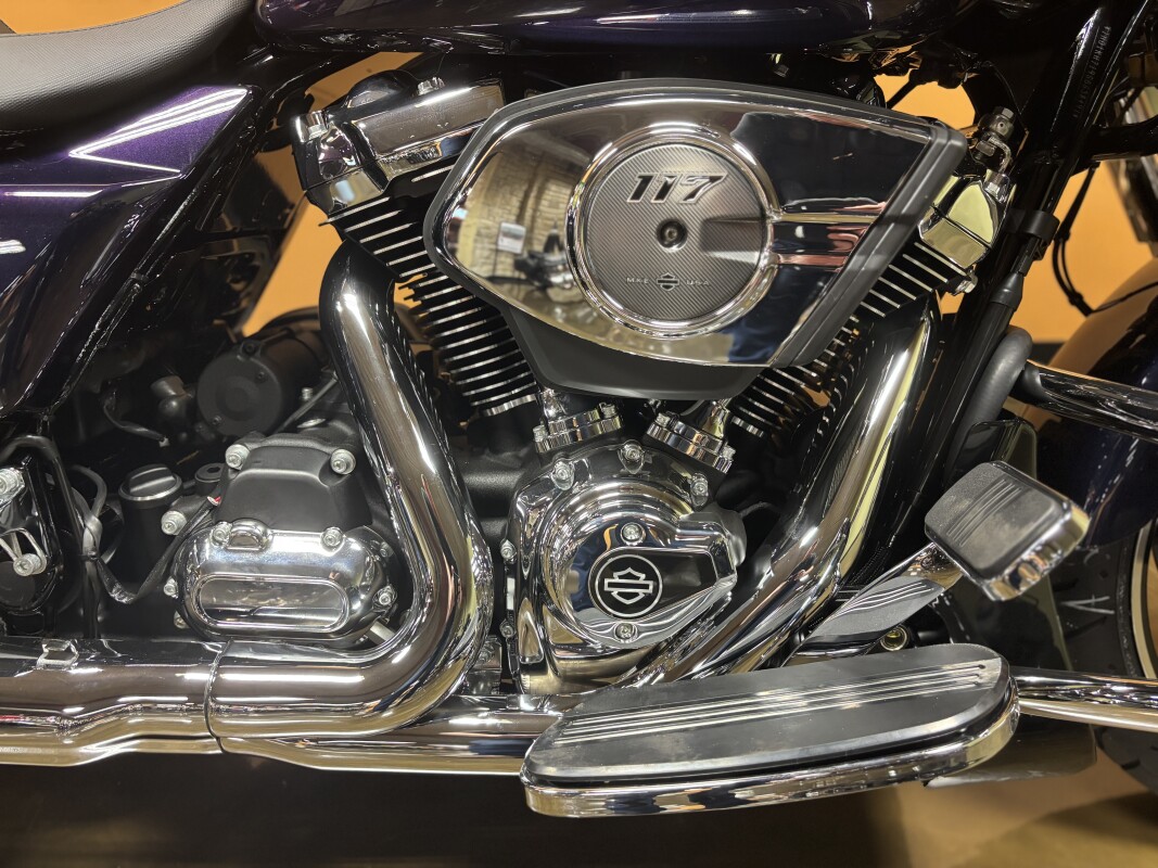 FLTRX 2025 Road Glide - Photo 6