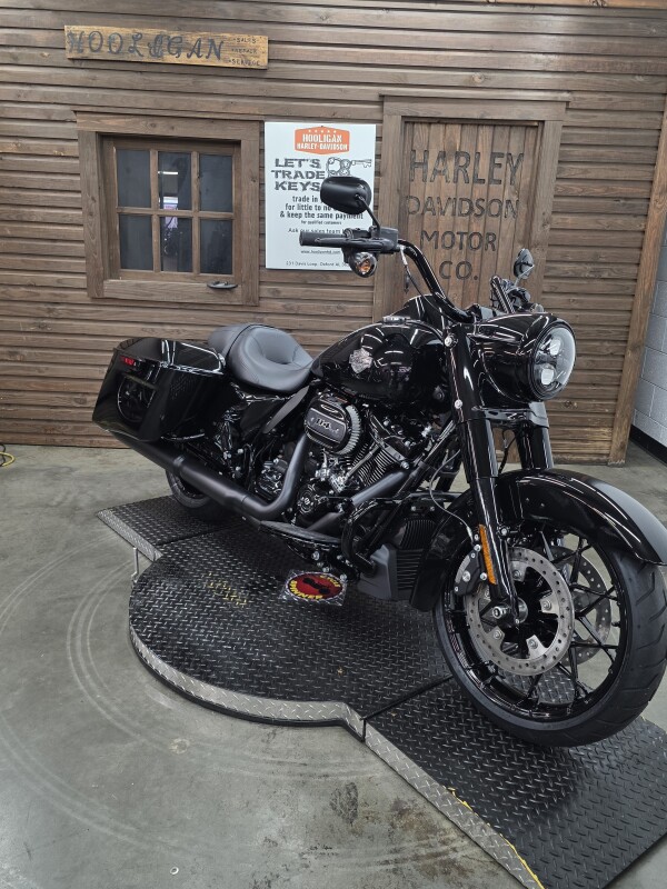 2025 Harley-Davidson Road King Special VIVID BLACK/BLK TRIM - Photo 8
