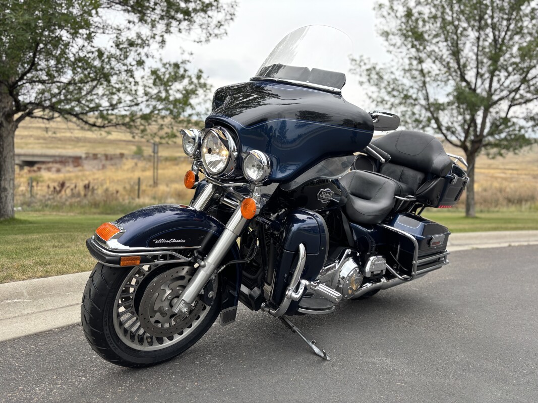 2013 Harley-Davidson Ultra Classic Electra Glide Big Blue Pearl/Vivid Black - Photo 5