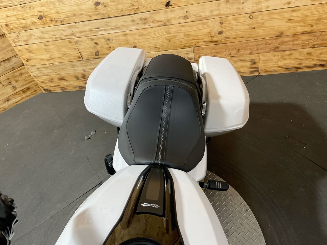 Harley-Davidson Street Glide 2025 FLHX WHITE ONYX PRL - Photo 6