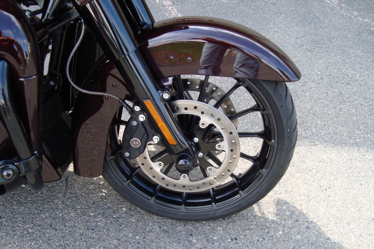 2019 Harley-Davidson CVO Street Glide Black Forest & Wineberry - Photo 9