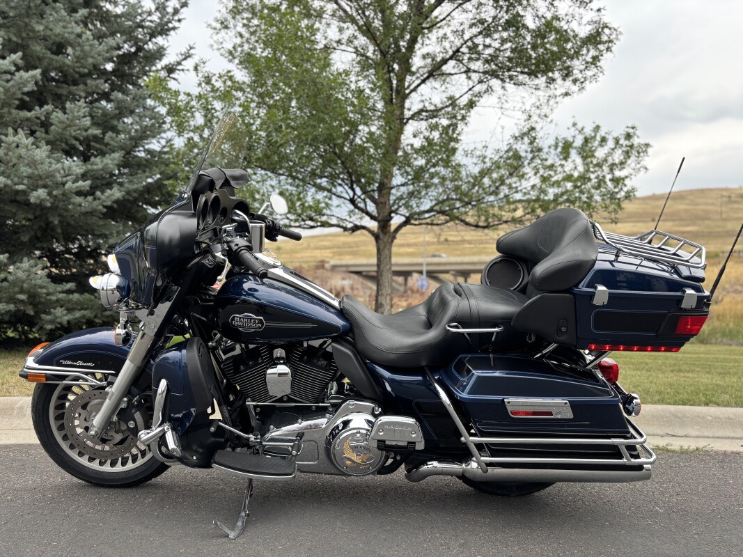 2013 Harley-Davidson Ultra Classic Electra Glide Big Blue Pearl/Vivid Black - Photo 4