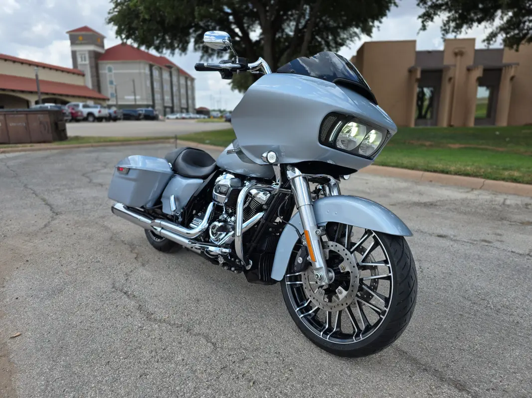 2023 Harley-Davidson Road Glide - Photo 2