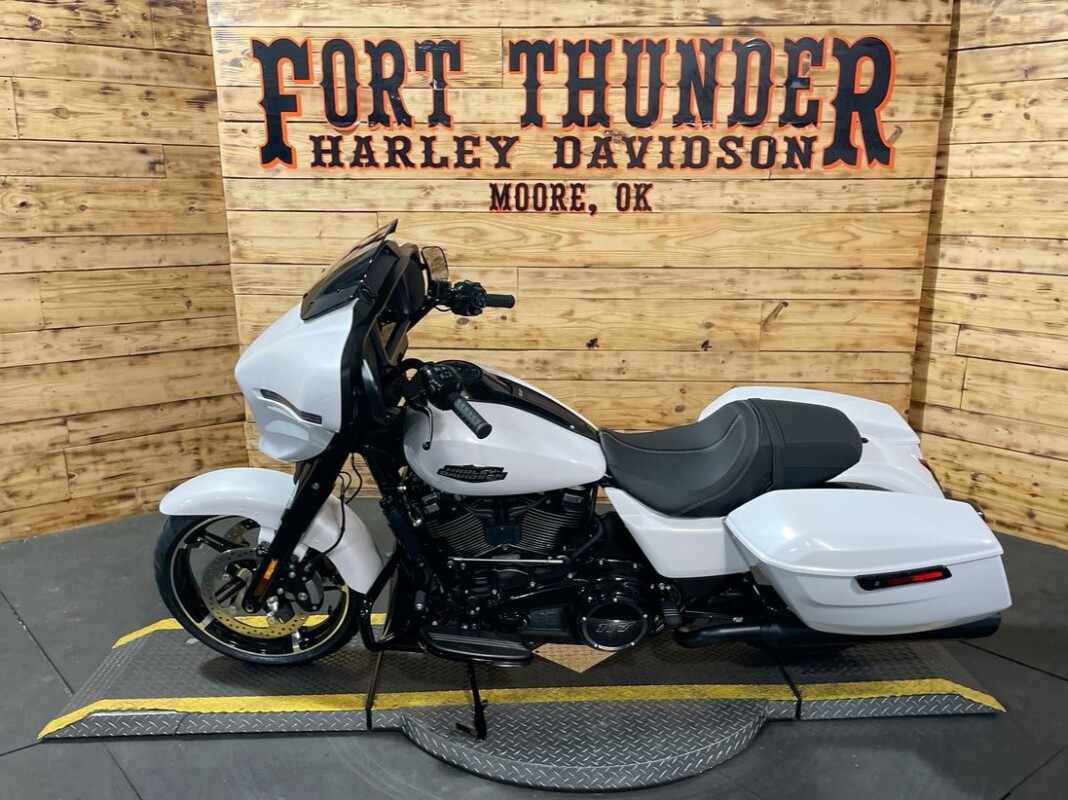 Harley-Davidson Street Glide 2025 FLHX WHITE ONYX PRL - Photo 8