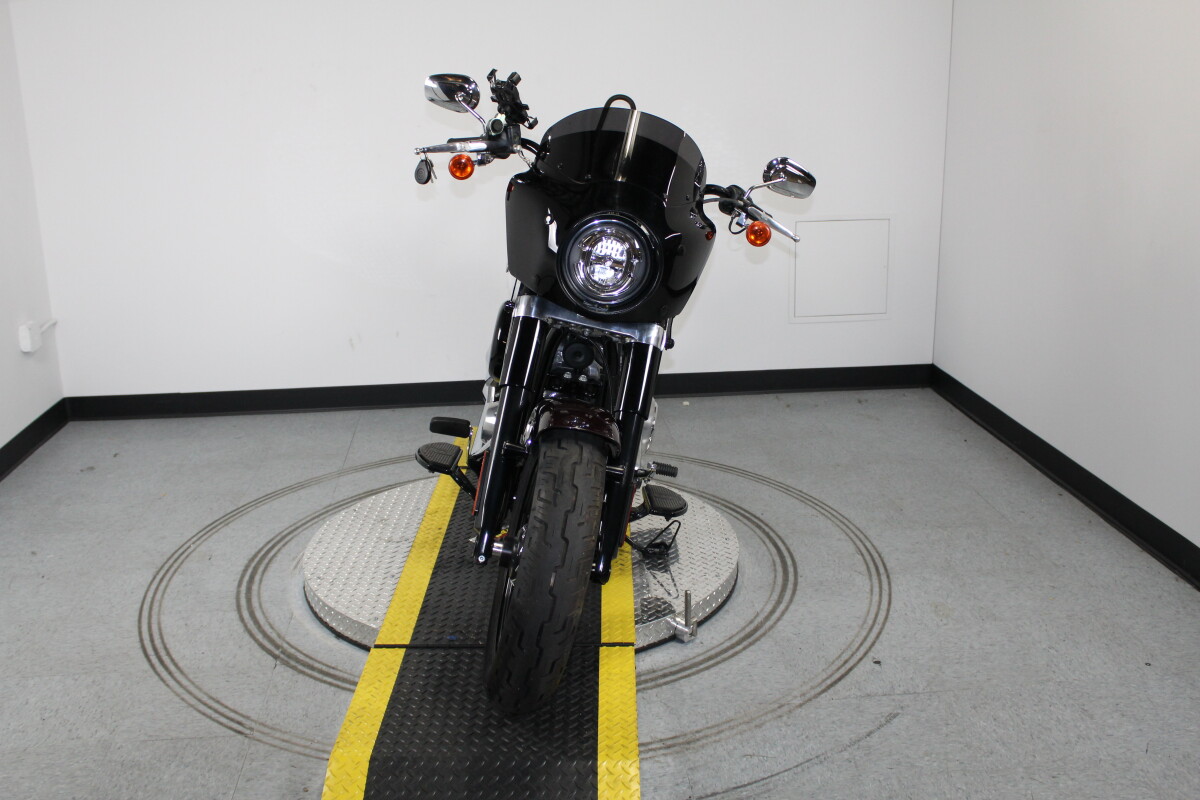 Harley-Davidson Softail Slim 2021 FLSL 068563N MIDNT CRIM/ STONE WASH WH P - Photo 3