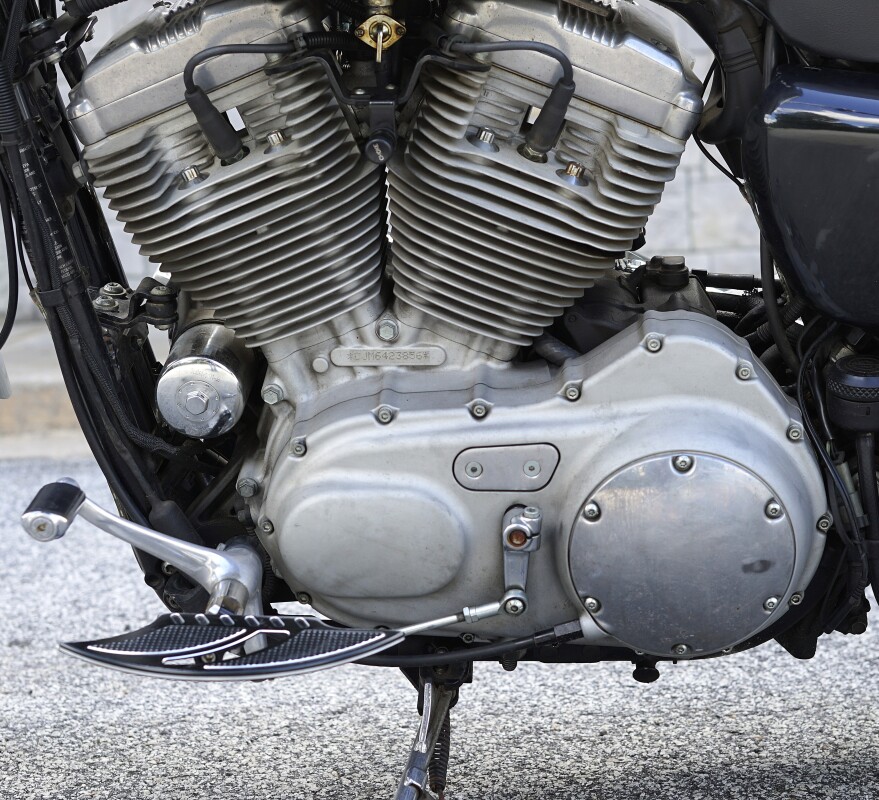 XL 883C 2006 Sportster 883 Custom - Photo 3