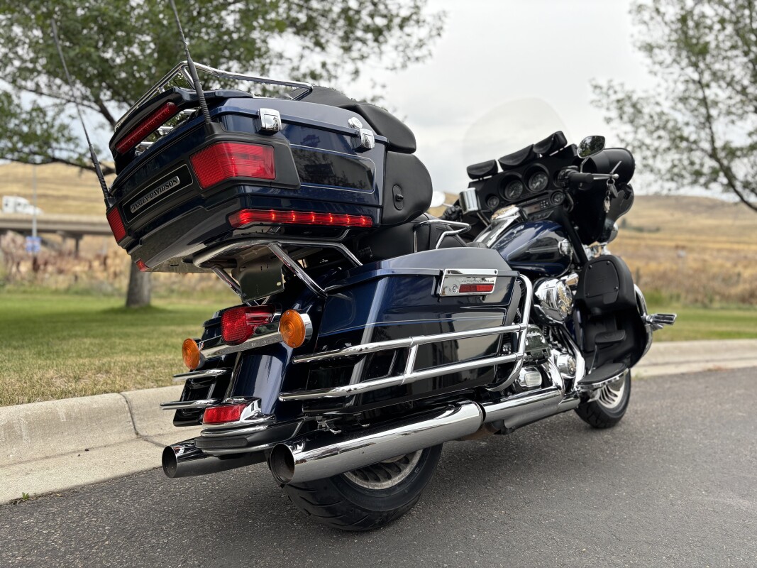 2013 Harley-Davidson Ultra Classic Electra Glide Big Blue Pearl/Vivid Black - Photo 3