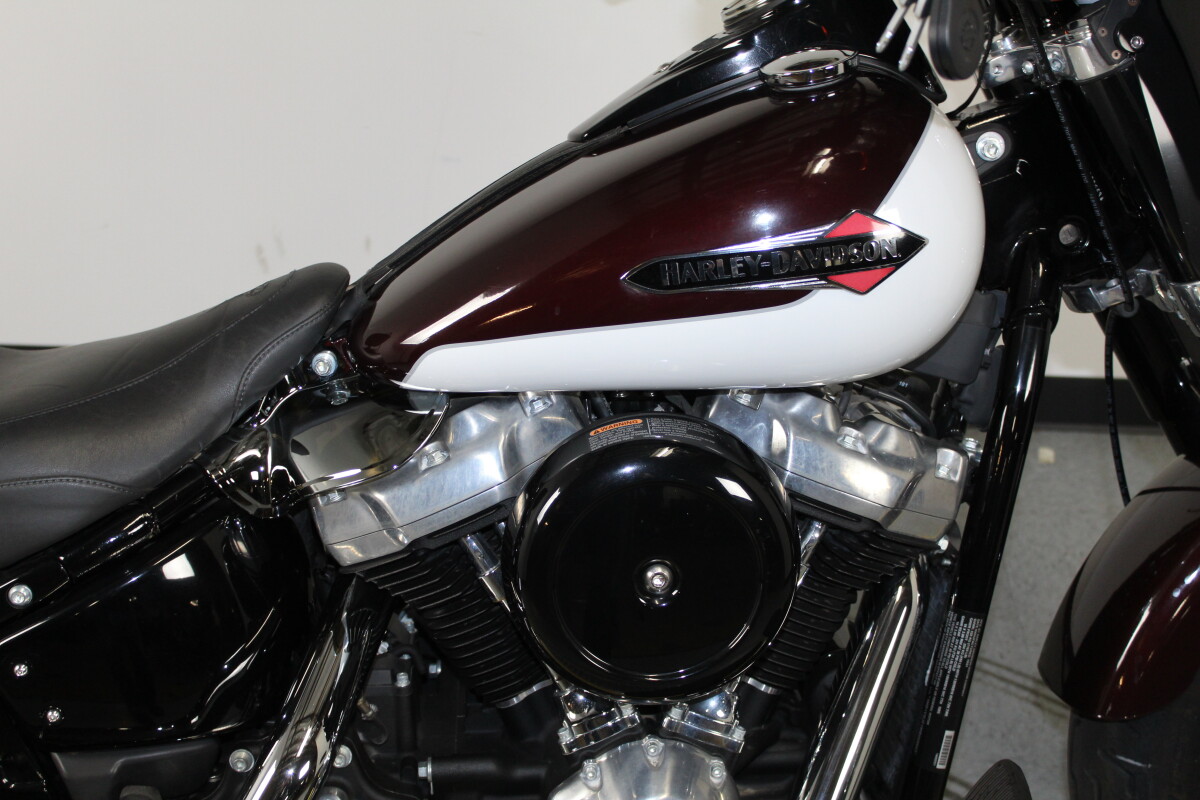 Harley-Davidson Softail Slim 2021 FLSL 068563N MIDNT CRIM/ STONE WASH WH P - Photo 9