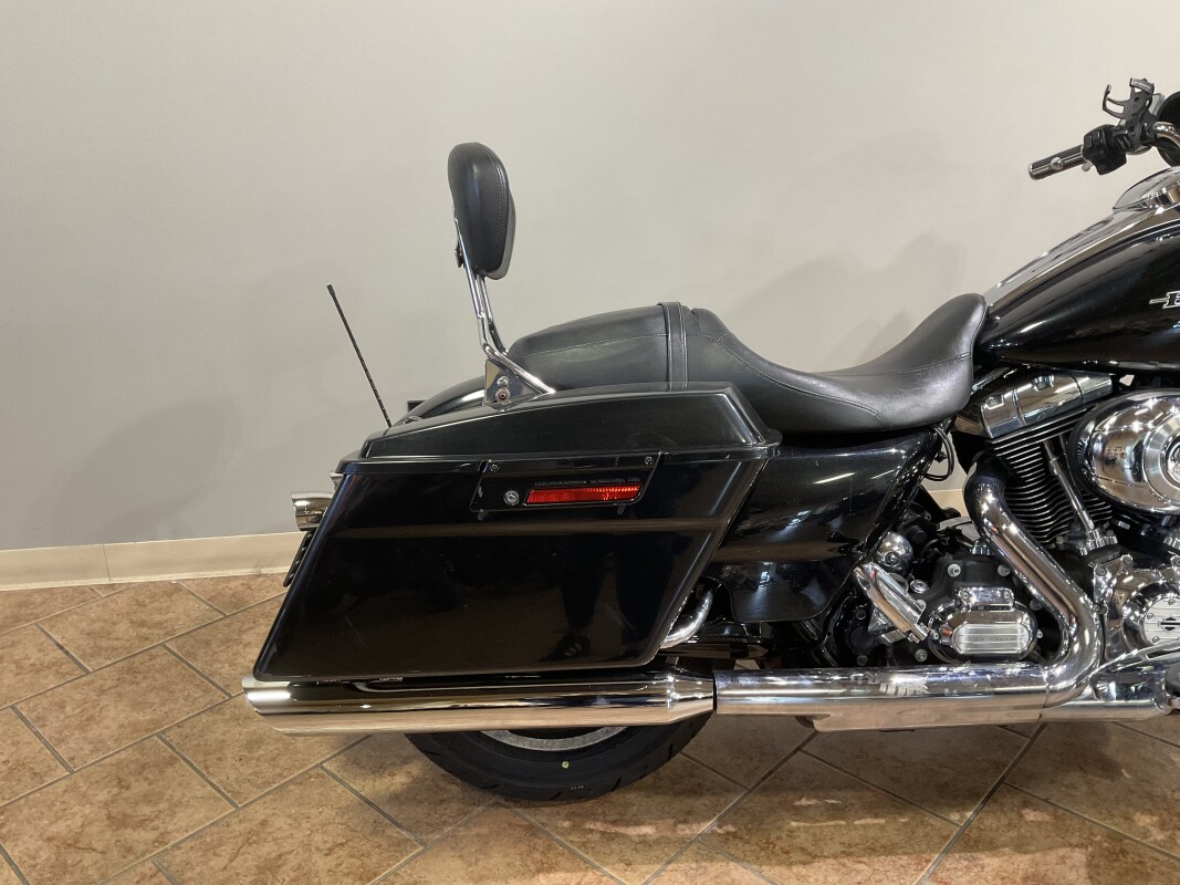 2013 Harley-Davidson Street Glide Midnight Pearl FLHX - Photo 5