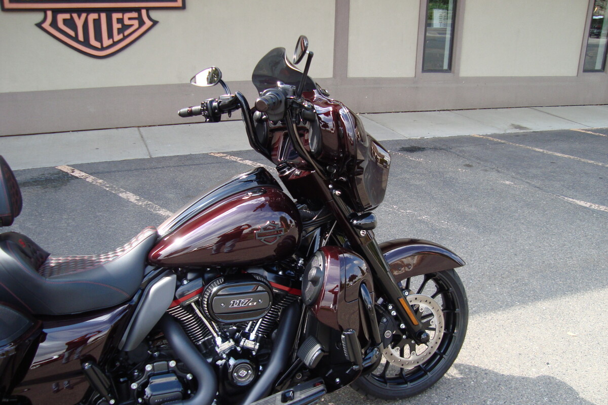 2019 Harley-Davidson CVO Street Glide Black Forest & Wineberry - Photo 10