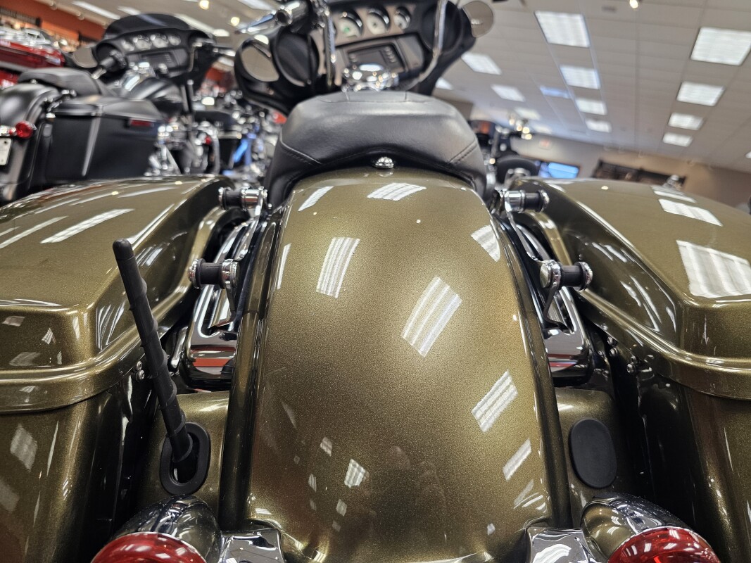 FLHX 2016 Street Glide - Photo 9