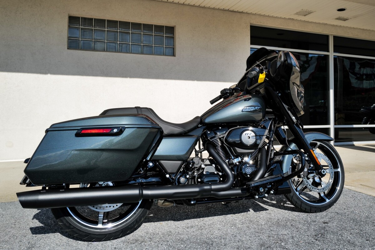 2025 Harley-Davidson Street Glide FLHX Iron Horse Metallic - Black Finish - Photo 3