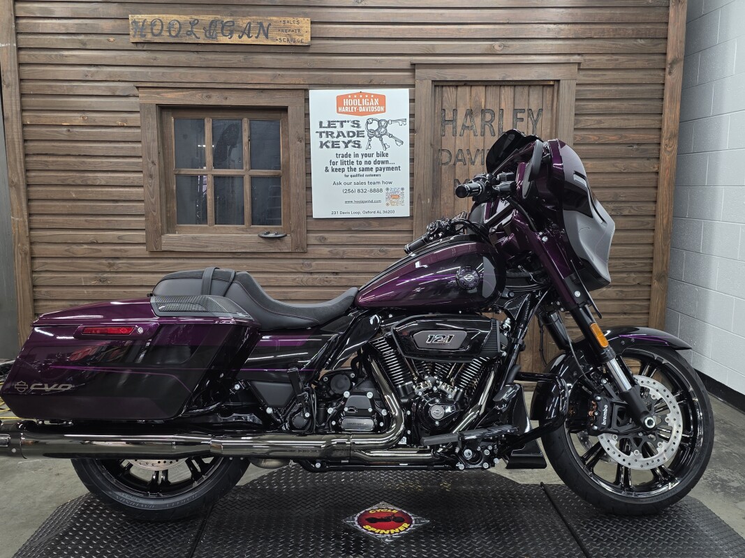 2025 Harley-Davidson CVO Street Glide POISON BERY FDE