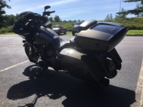 2021 Harley-Davidson® CVO™ Road Glide® Bronze Armor thumb 2