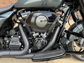 2025 Harley-Davidson Street Glide Iron Horse Metallic FLHX thumb 2