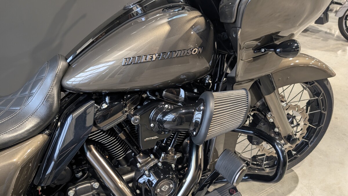 2021 Harley-Davidson CVO Road Glide Bronze Armor - Photo 3