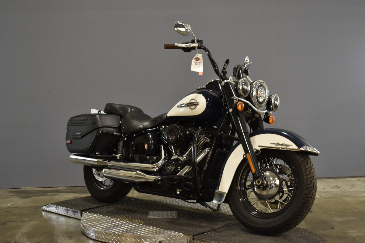 2019 Harley-Davidson Heritage Classic 114 FLHCS - Photo 2