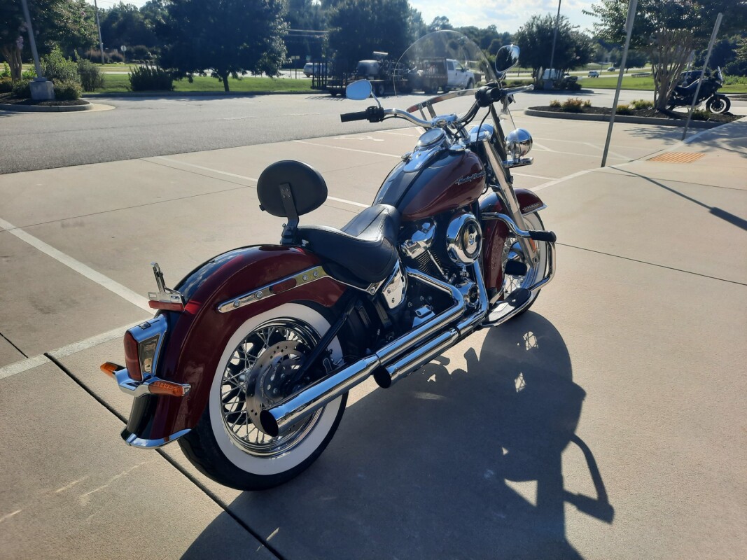 2020 Harley-Davidson Deluxe Billiard Red/Vivid Black - Photo 6