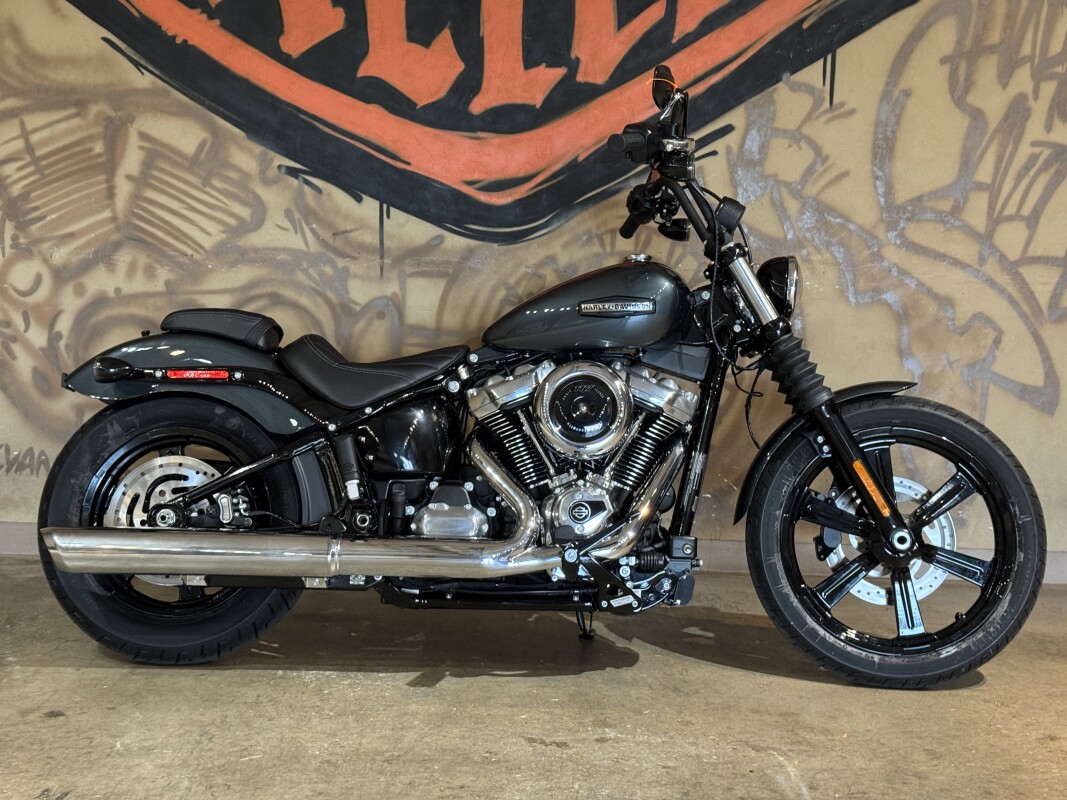 FXBB 2025 Street Bob