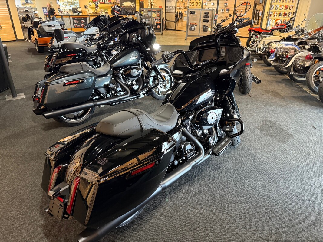 FLTRX 2025 Road Glide - Photo 6