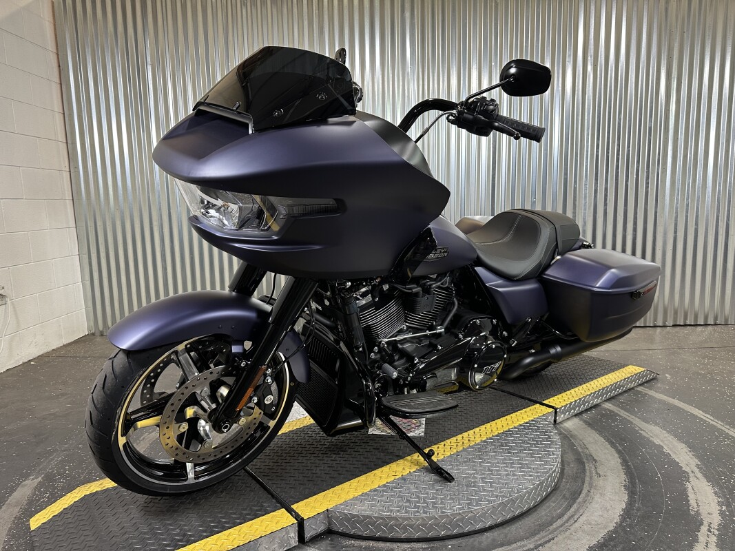 2025 Harley-Davidson Road Glide Purple Abyss Denim - Black Finish - Photo 4