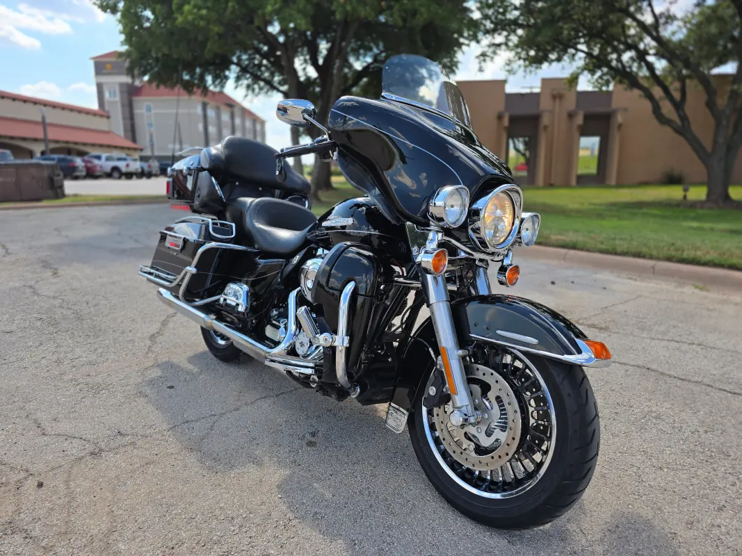 2011 Harley-Davidson Electra Glide Ultra Limited - Photo 2