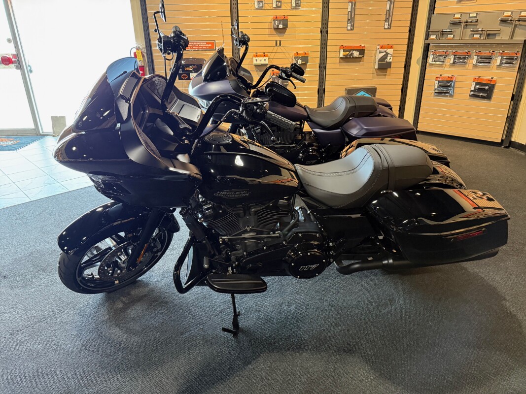 FLTRX 2025 Road Glide - Photo 4