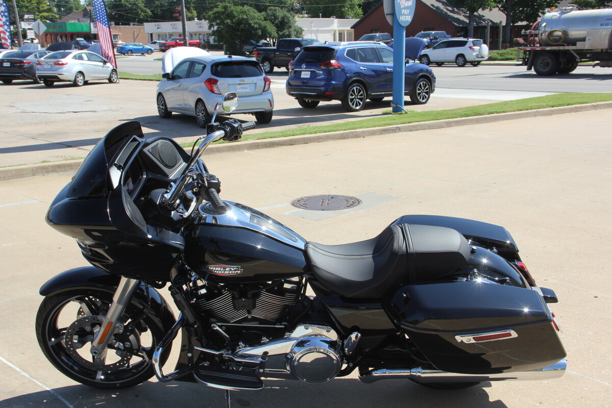 2025 Harley-Davidson Road Glide Vivid Black - Photo 3