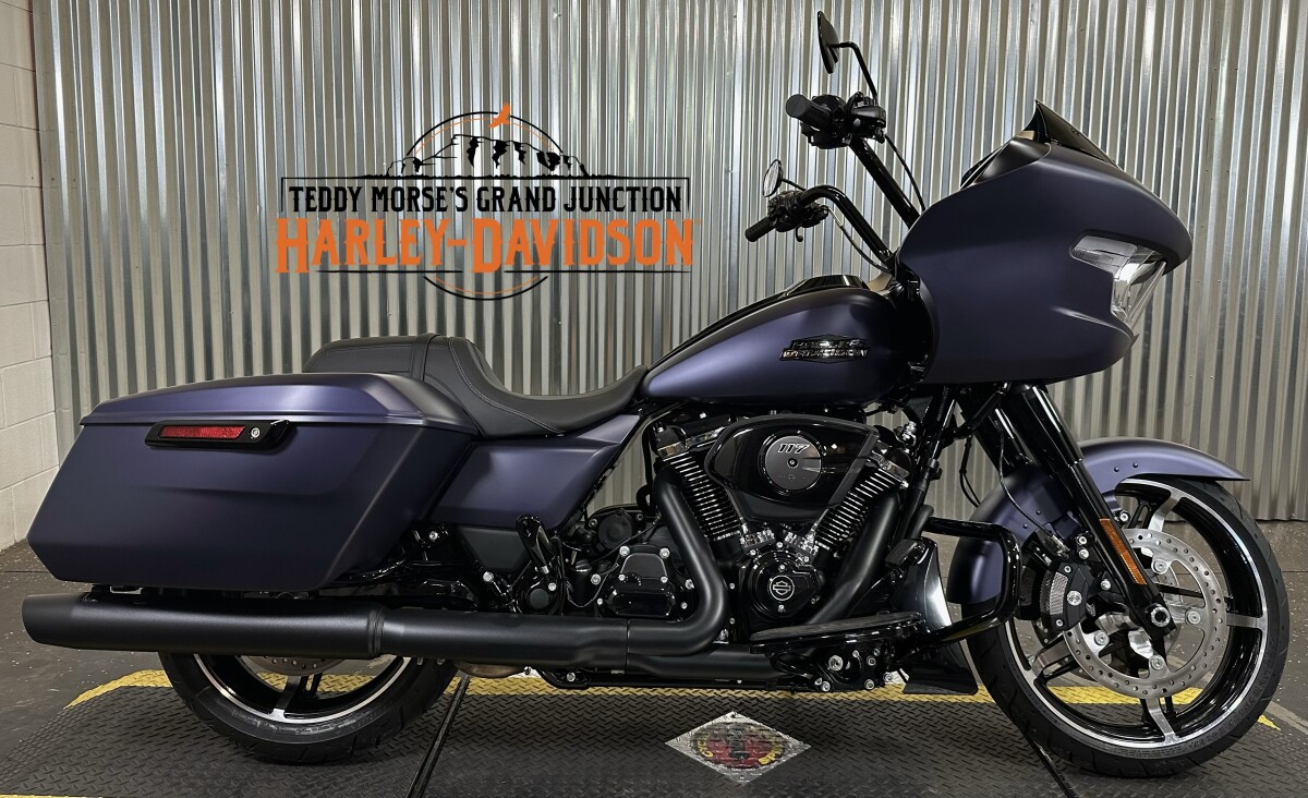 2025 Harley-Davidson Road Glide Purple Abyss Denim - Black Finish