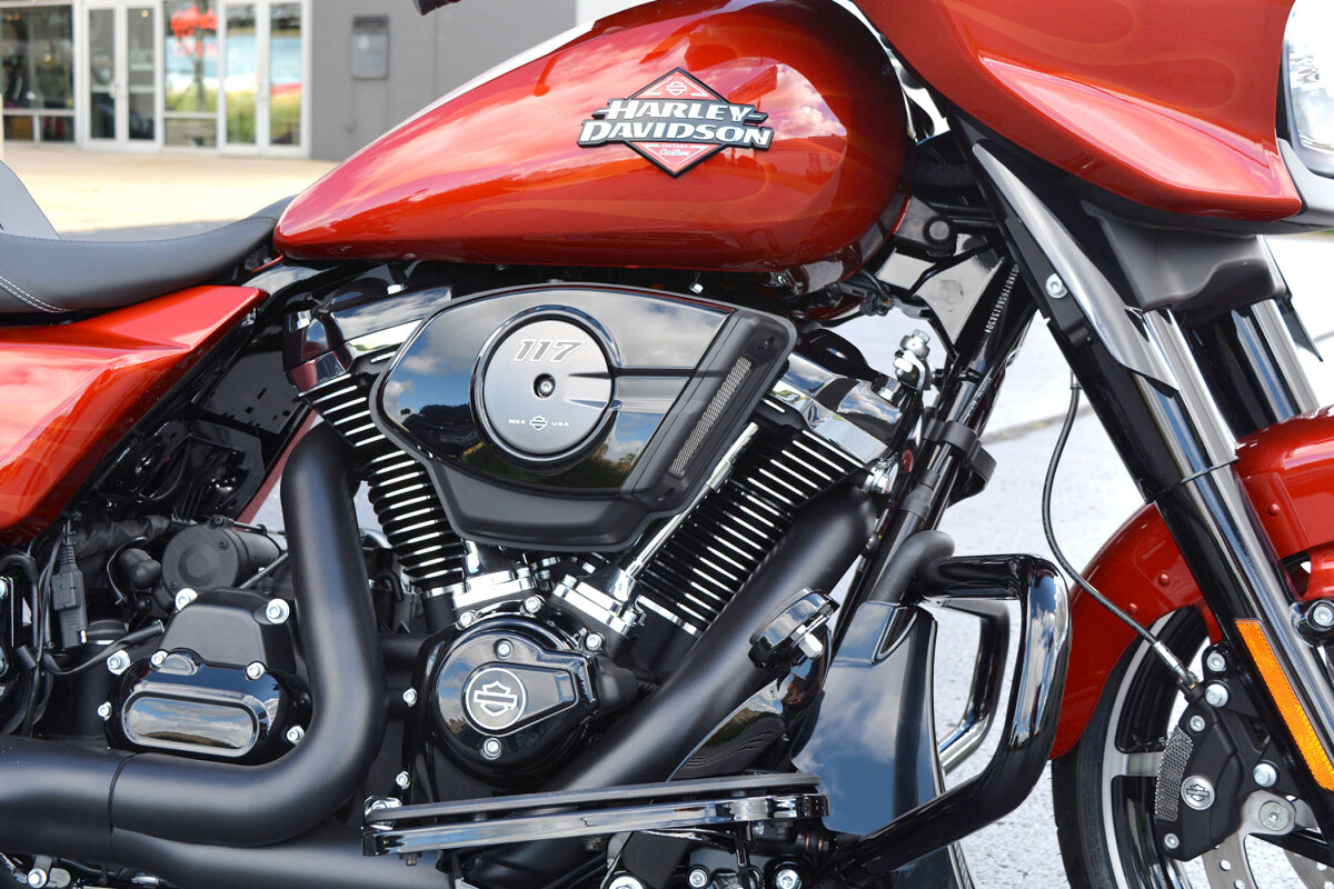 2025 Harley-Davidson Street Glide Whiskey Firestorm - Black Finish - Photo 9