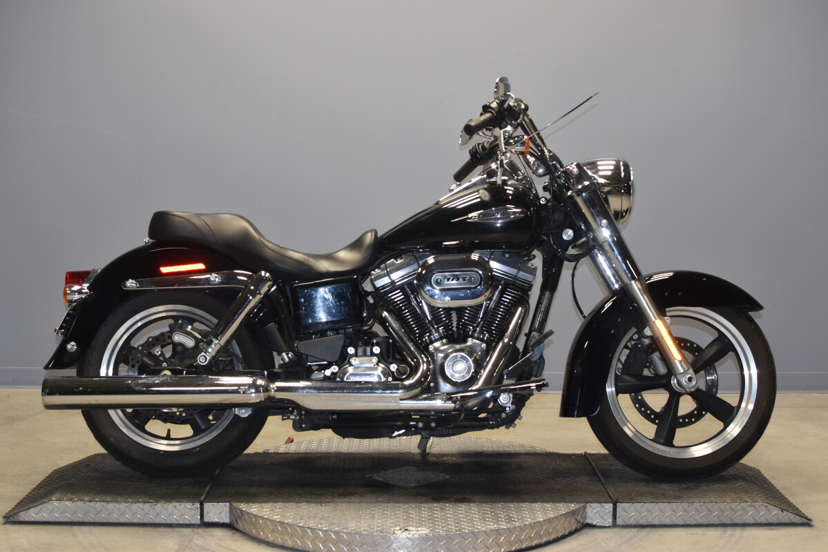 2016 Harley-Davidson® Switchback™ FLD | Avalanche Harley-Davidson®