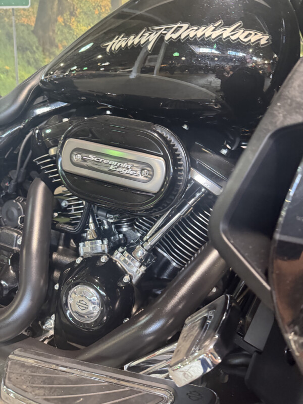 2017 Harley-Davidson CVO Street Glide - Photo 4