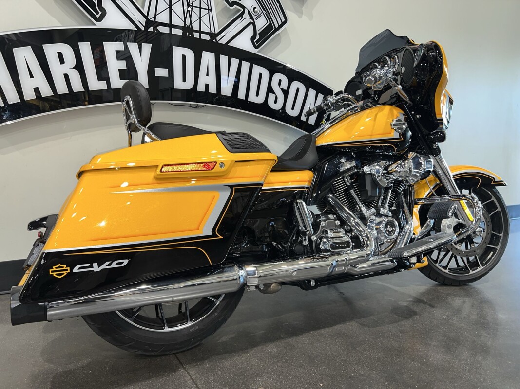 2022 Harley-Davidson CVO Street Glide FLHXSE - Photo 9