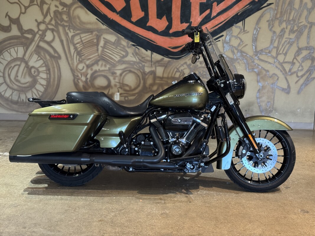 FLHRXS 2017 Road King Special