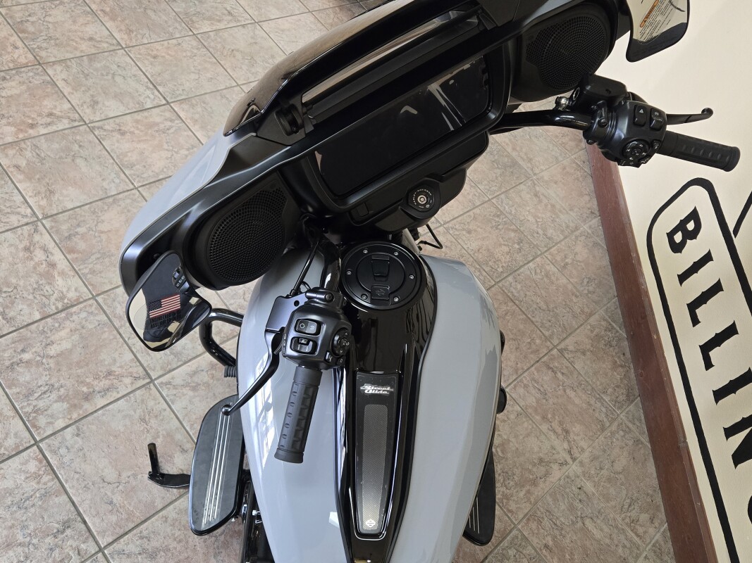 2025 Harley-Davidson Street Glide Billiard Gray - Black Finish - Photo 4